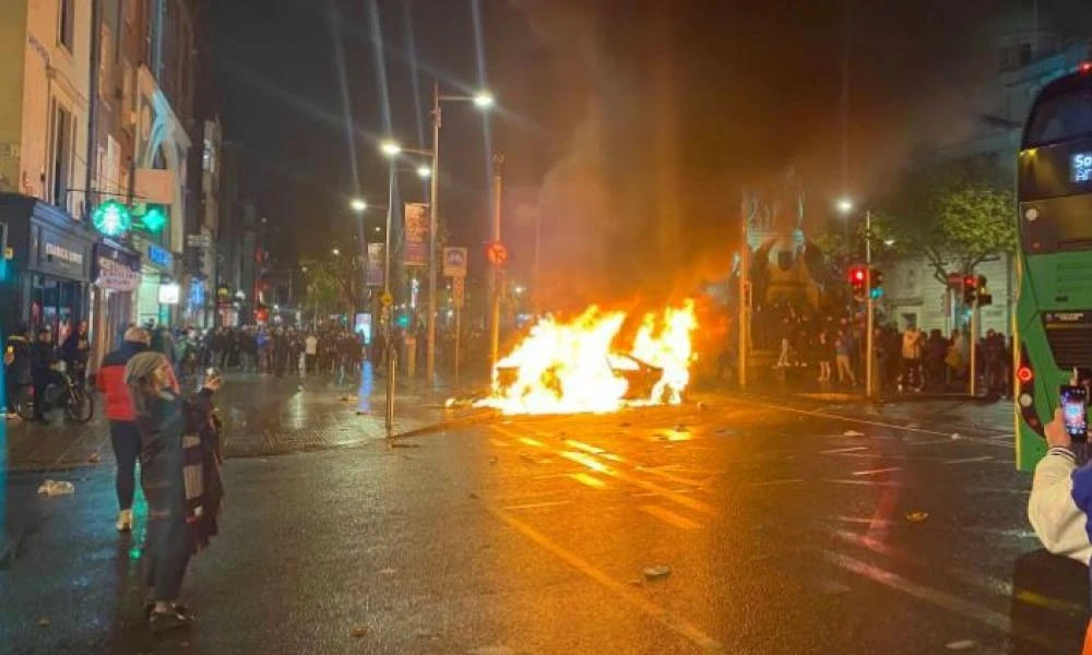Επεισόδια στην Ιρλανδία στο σημείο όπου ο άνδρας μαχαίρωσε πέντε ανθρώπους – Δεν αποκλείεται τρομοκρατική ενέργεια (Βίντεο)